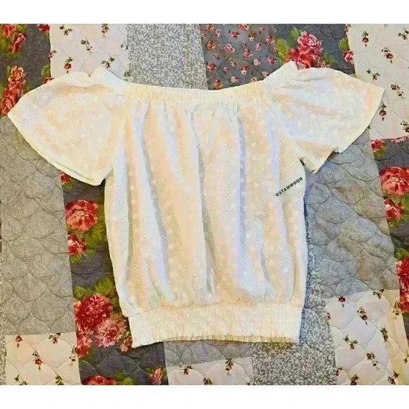 Women's White Eyelet Off The Shoulder Blouse - Picture 2 of 3